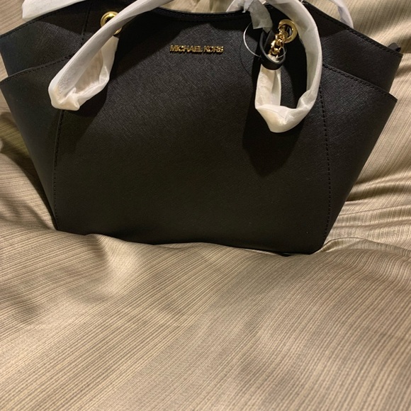 Michael Kors Chain Jet Set Tote Bag - Picture 3 of 9